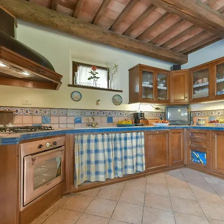 Villa Localita Campocuiano Sleeps 6 Pool Wifi Esanatoglia